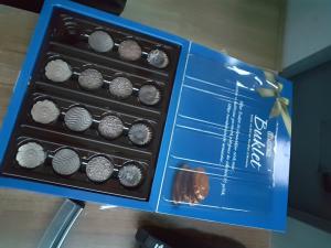 Ülker Çikolatalar Bembeyaz Kireç Gibiydi Ve Ağızda Dağılıyordu