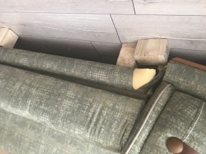 Evkur Aldığımız Koltuklar 1 Ay İçinde Kırıldı