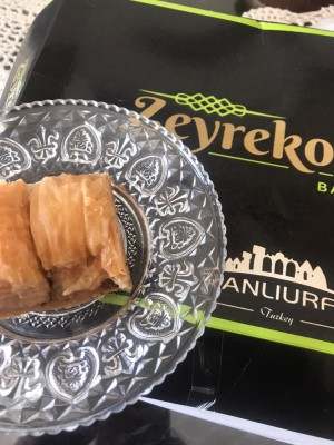 Zeyrekoğlu Baklava Bayram Baklavası Böcek