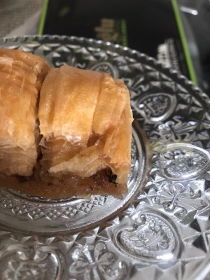 Zeyrekoğlu Baklava Bayram Baklavası Böcek