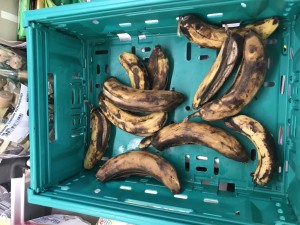 Şok Market Çürümüş Ve Pörsümüş Sebze Ve Meyvelerin Reyonda Satışa Sunulması