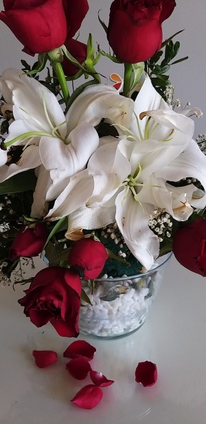 Çiçek Sepeti Çürümüş, Solmuş, Darmadağın Çiçek Yolladılar...