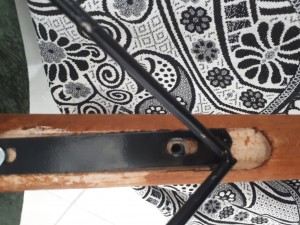 Evform'un Dandik Masa Sandalye Takımını Alan Mağdurlardanım Sandalyelerin Hepsi Elimde Kaldı