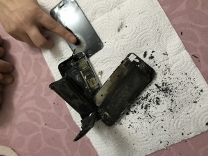 Apple Telefon Patladı