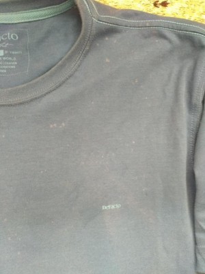 Defacto Tişörtlerden Etkileniyor Renk Atıyor