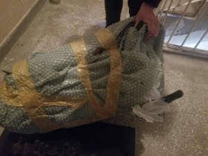 Yurtiçi Kargo Görevlisi Ürünümü Gasp Ederek Kaybetmiştir.